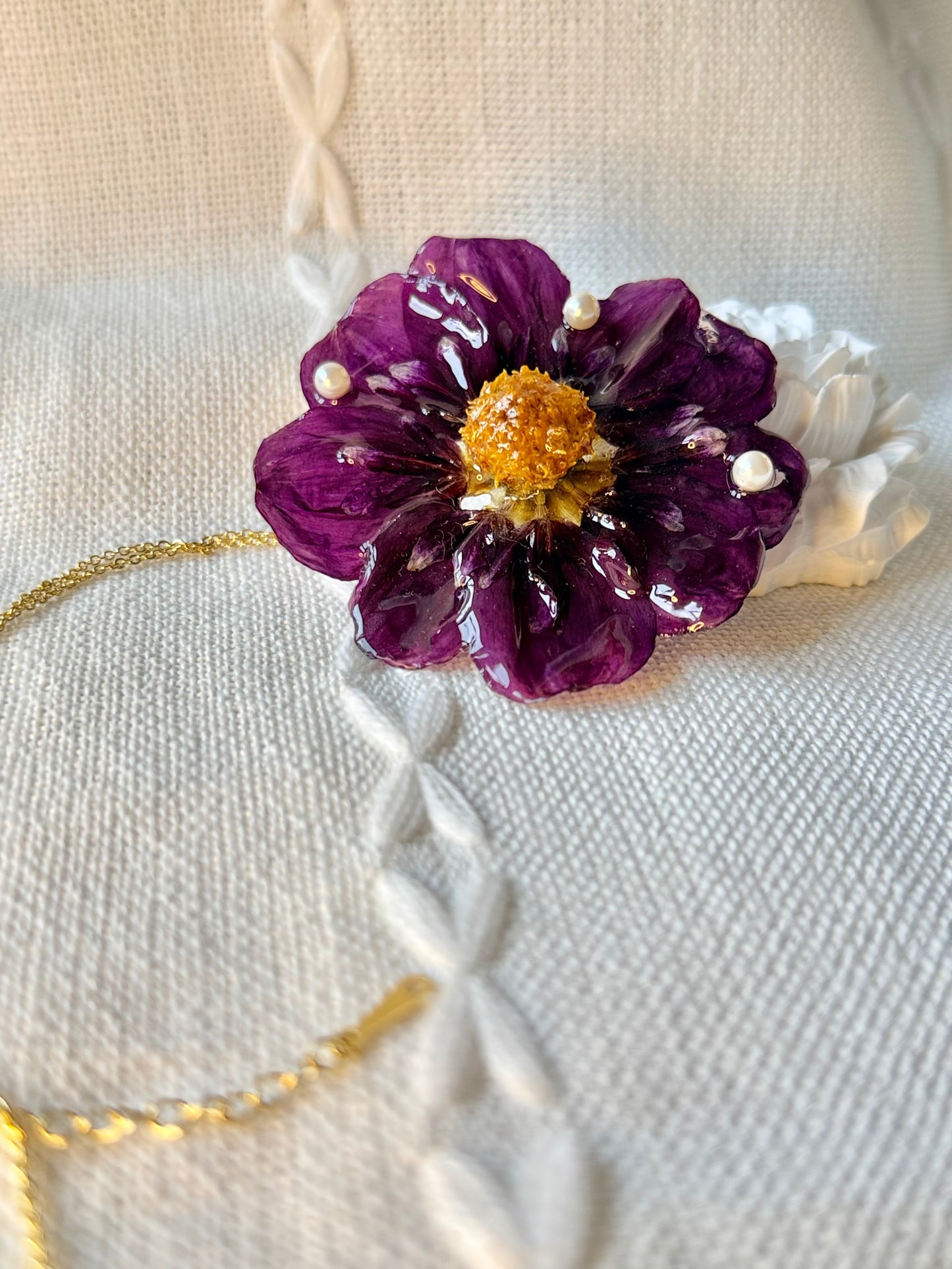 *REAL FLOWER Purple Dahlia Necklace | Preserved flower in resin | Floral pendant on chain | Hypoallergenic Gold Plated