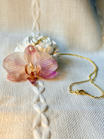*REAL FLOWER Orchid Necklace Preserved Flower Pendant in Resin 3D White Purple Striped Orchid Pearl Smooth Snake Chain