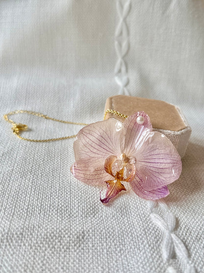 *REAL FLOWER Orchid Necklace Preserved Flower Pendant in Resin 3D White Purple Striped Orchid Pearl Smooth Snake Chain