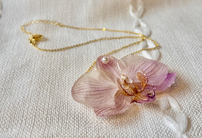 *REAL FLOWER Orchid Necklace Preserved Flower Pendant in Resin 3D White Purple Striped Orchid Pearl Smooth Snake Chain