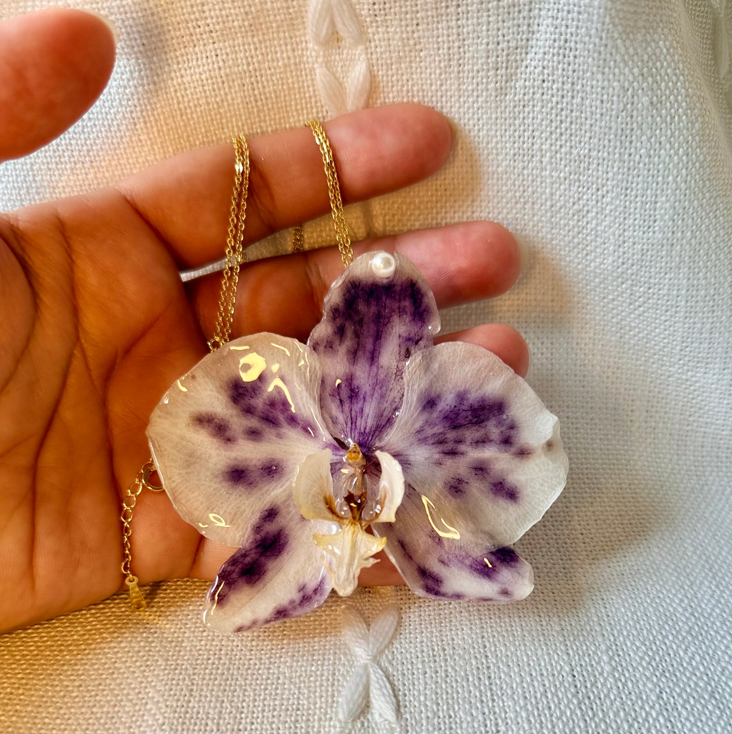 *REAL FLOWER Orchid Necklace 16” Long Preserved 3D Flower in Resin Floral Pendant White Purple Spotted Orchid on Chain Hypoallergenic