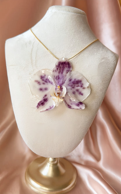 *REAL FLOWER Orchid Necklace 16” Long Preserved 3D Flower in Resin Floral Pendant White Purple Spotted Orchid on Chain Hypoallergenic