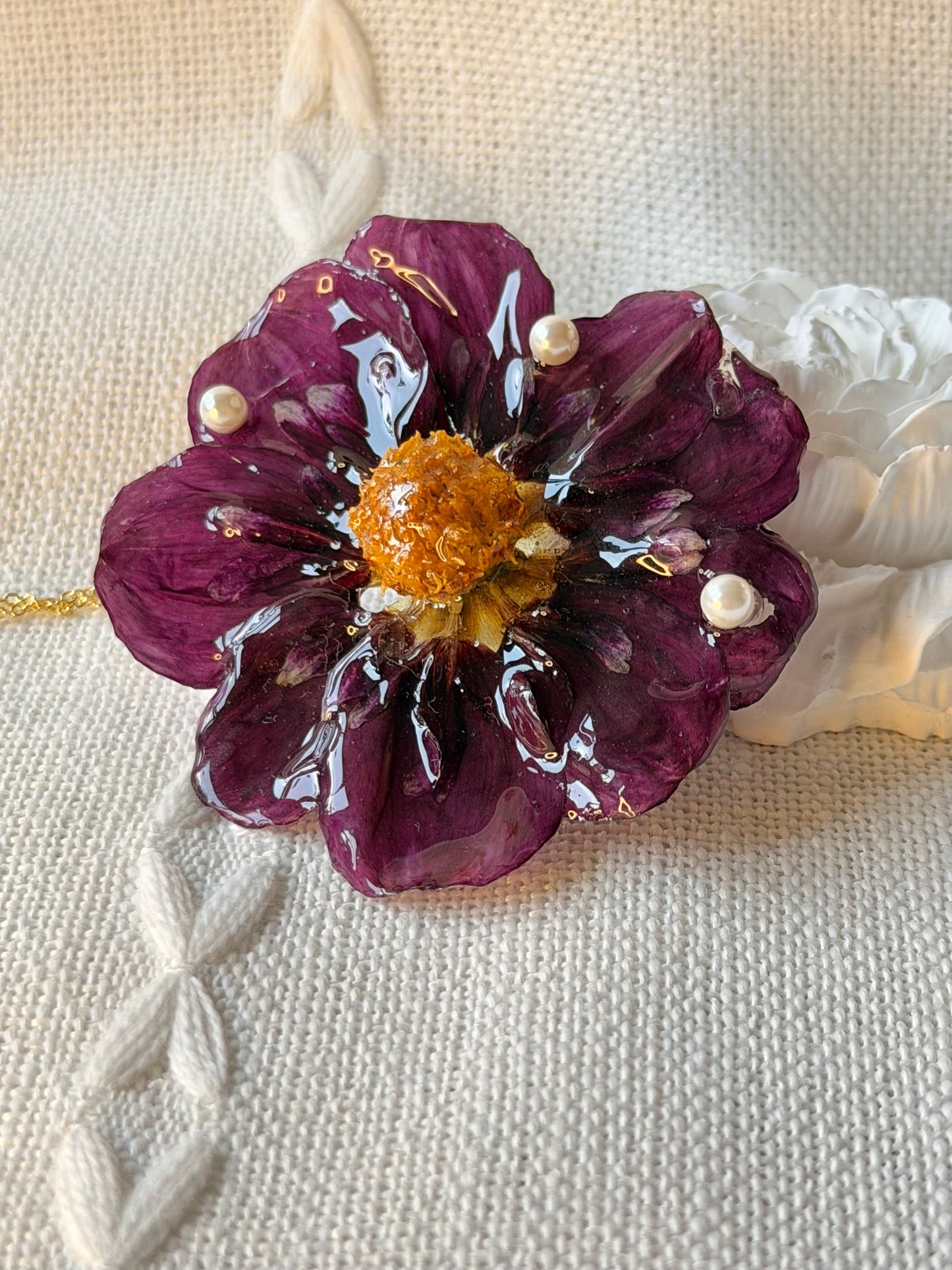 *REAL FLOWER Purple Dahlia Necklace | Preserved flower in resin | Floral pendant on chain | Hypoallergenic Gold Plated