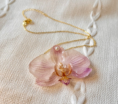 *REAL FLOWER Orchid Necklace Preserved Flower Pendant in Resin 3D White Purple Striped Orchid Pearl Smooth Snake Chain