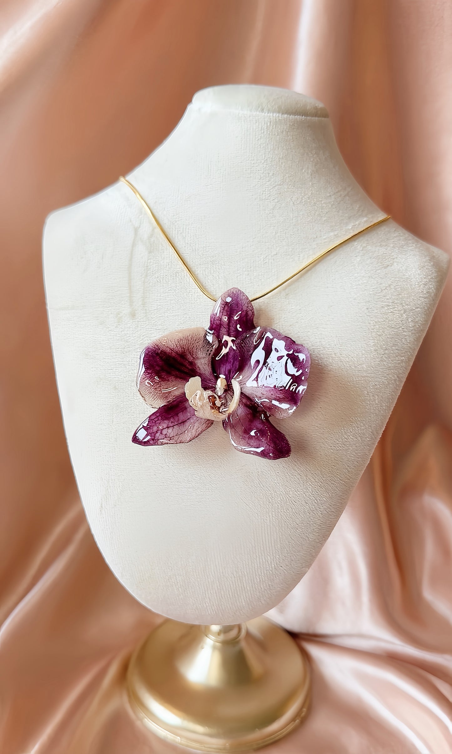*REAL FLOWER Large Dark Purple Orchid Necklace Preserved Flower in Resin Pendant Orchid on Chain Botanical Floral Necklace